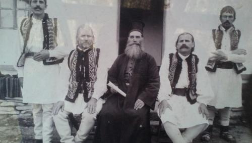 Poză de arhivă cu Pr. Ion Pântecu, ctitorul bisericii Sf. Ap. Petru și Pavel -Hangu