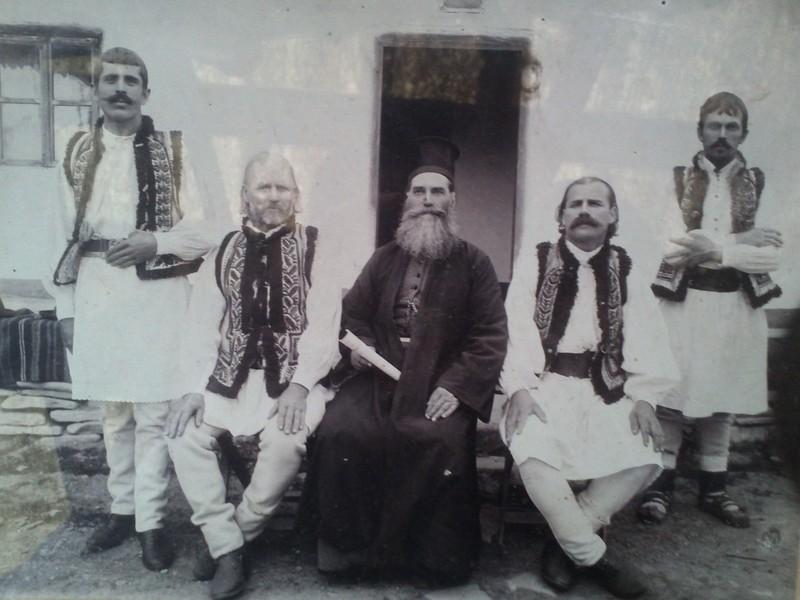 Poză de arhivă cu Pr. Ion Pântecu, ctitorul bisericii Sf. Ap. Petru și Pavel -Hangu